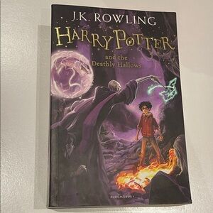 Harry Potter and the Deathly Hallows by JK Rowling